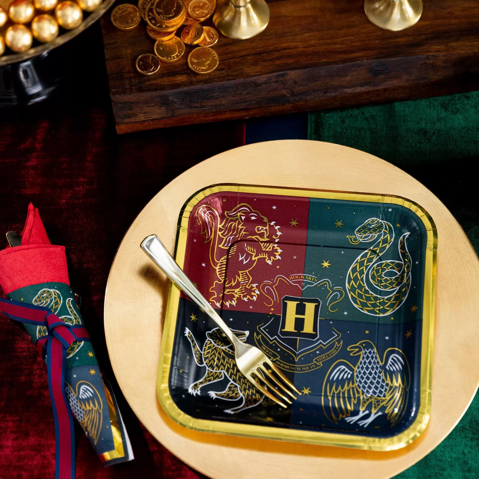 Party City Harry Potter Hogwarts | Metallic Hogwarts United Square Paper Dessert Plates, 7In, 8Ct - Harry Potter